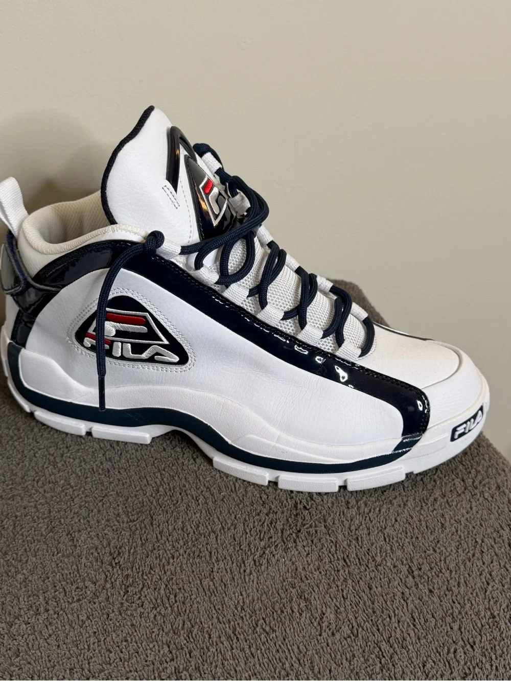 Fila Men’s size 11 Classic Grant Hill 2 basketball style with serious 90’s vibe